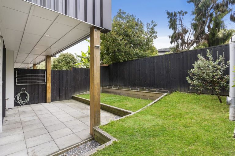 Photo of property in 4e Wattle Road, Sunnyvale, Auckland, 0612