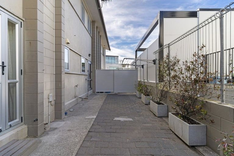 Photo of property in 2/21 The Mall, Mount Maunganui, 3116