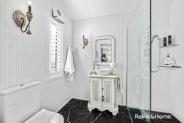 Photo of property in 52a Cologne Street, Martinborough, 5711