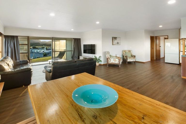 Photo of property in 43 Hanlen Avenue, Waihi Beach, 3611