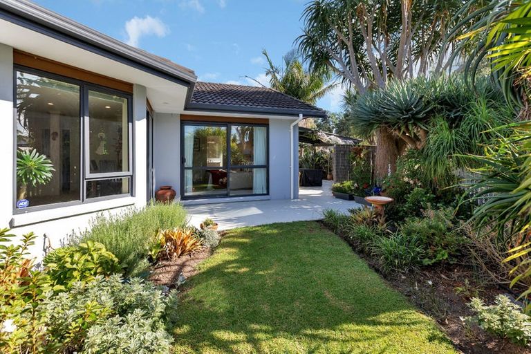 Photo of property in 55 Pyle Road West, One Tree Point, 0118