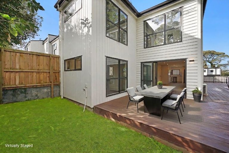 Photo of property in 89e Oreil Avenue, West Harbour, Auckland, 0618