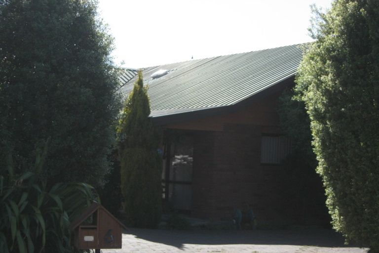 Photo of property in 6 Creese Place, Redwood, Christchurch, 8051