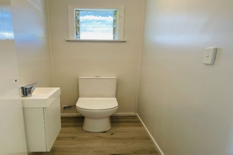 Photo of property in 1/26 Caravelle Close, Mangere, Auckland, 2022