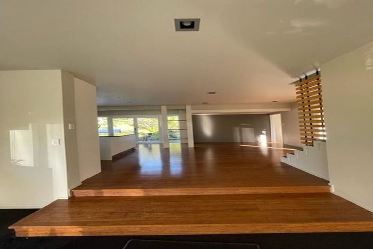 Photo of property in 17 Wernham Place, Northcote, Auckland, 0626