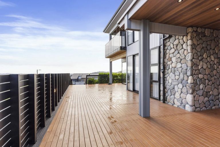 Photo of property in 13 Hautoa Lane, Flat Bush, Auckland, 2019