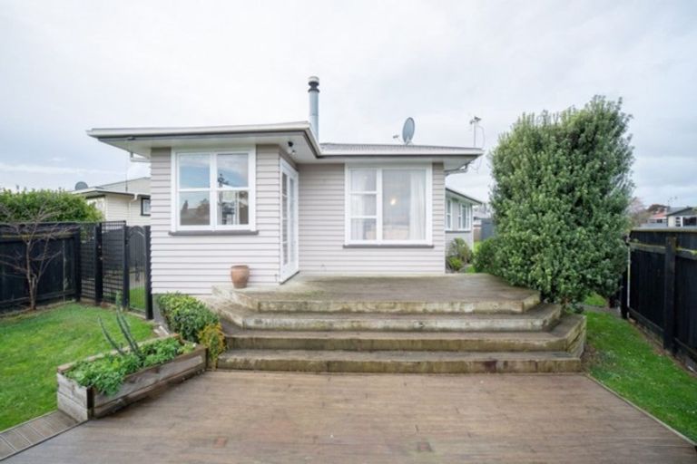 Photo of property in 28 Kaituna Street, Milson, Palmerston North, 4414