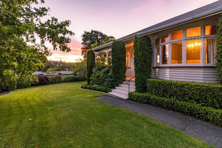 Photo of property in 1 Tulloch Street, Saint Johns Hill, Whanganui, 4500