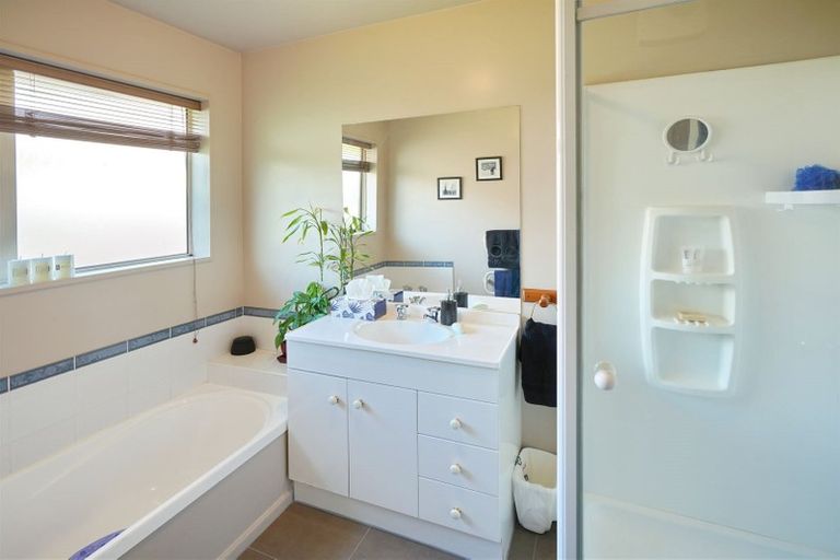 Photo of property in 34 Shenley Drive, Belfast, Christchurch, 8051