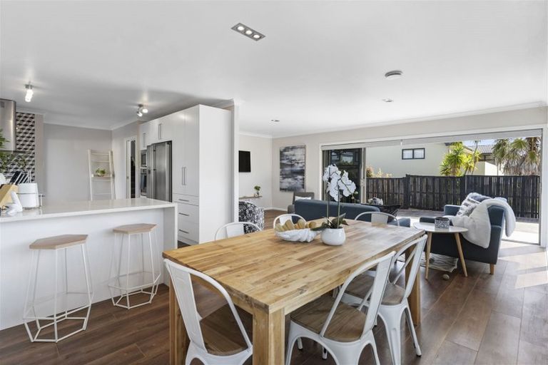 Photo of property in 24 Gulf Crest, Bucklands Beach, Auckland, 2012