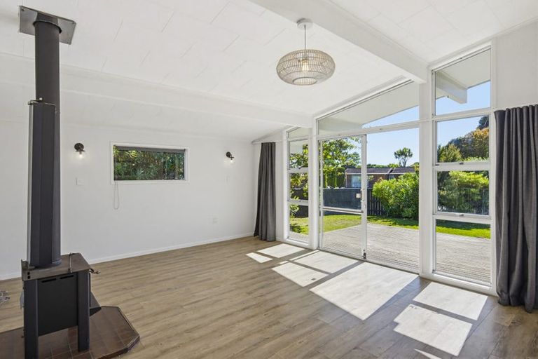 Photo of property in 32 Sylvan Avenue, Waikanae, 5036