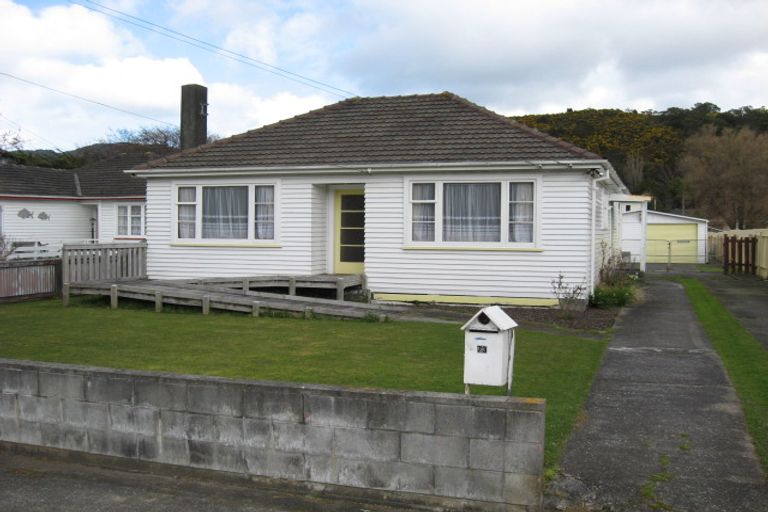 Photo of property in 73 Wellington Road, Wainuiomata, Lower Hutt, 5014