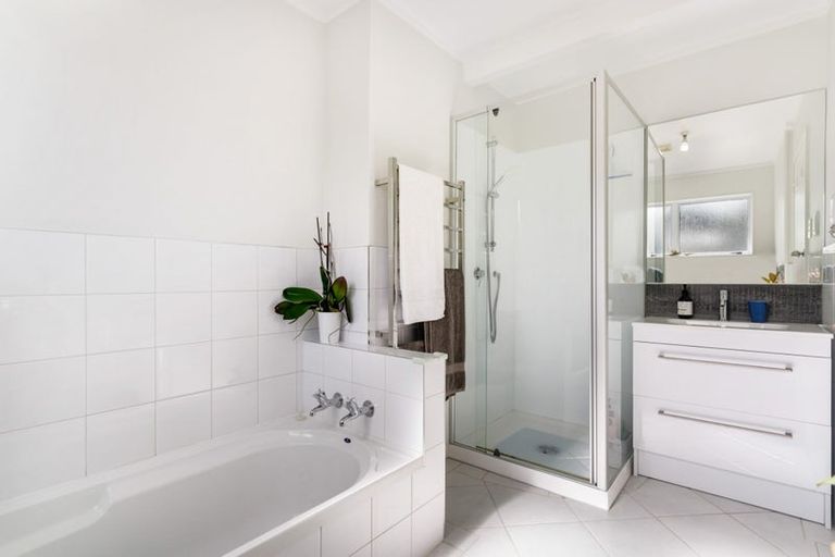 Photo of property in 21 Zealandia Road, Manly, Whangaparaoa, 0930