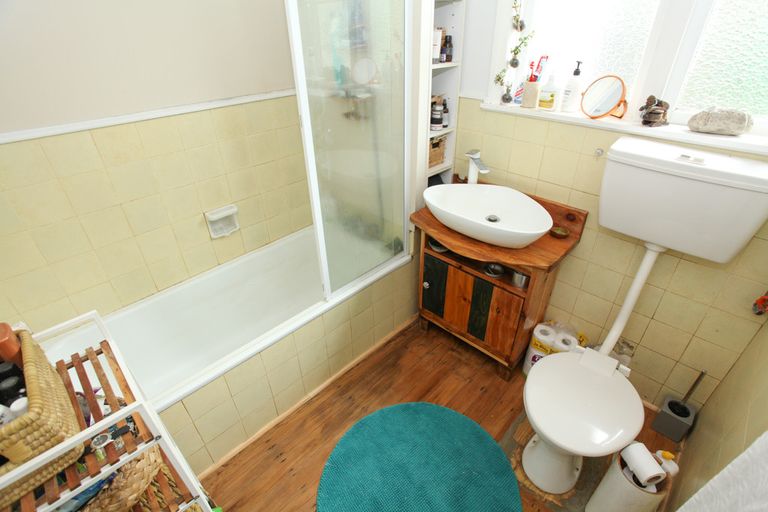 Photo of property in 9 Manukau Road, Raglan, 3225