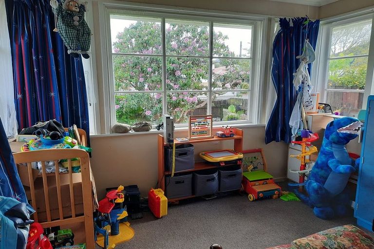 Photo of property in 82 Pine Avenue, Ebdentown, Upper Hutt, 5018