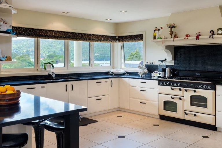 Photo of property in 97 Main Road, Havelock, 7100