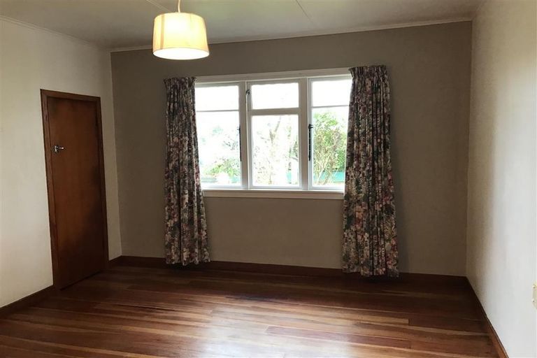 Photo of property in 13d York Crescent, Westown, New Plymouth, 4310