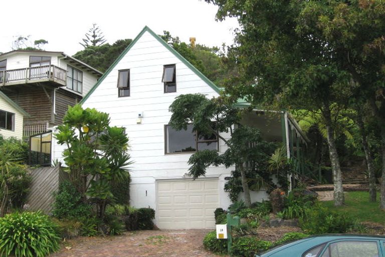 Photo of property in 18 Telstar Place, Beach Haven, Auckland, 0626