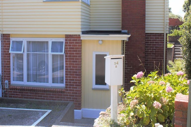 Photo of property in 34 Hungerford Road, Lyall Bay, Wellington, 6022