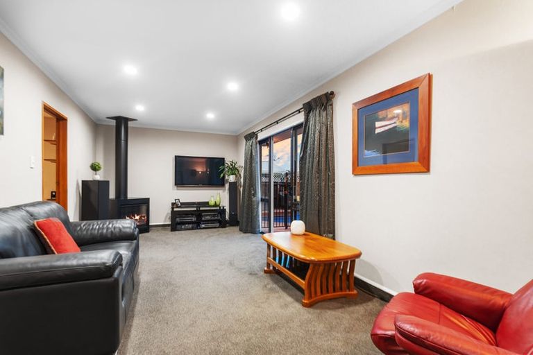 Photo of property in 123 Queenspark Drive, Parklands, Christchurch, 8083