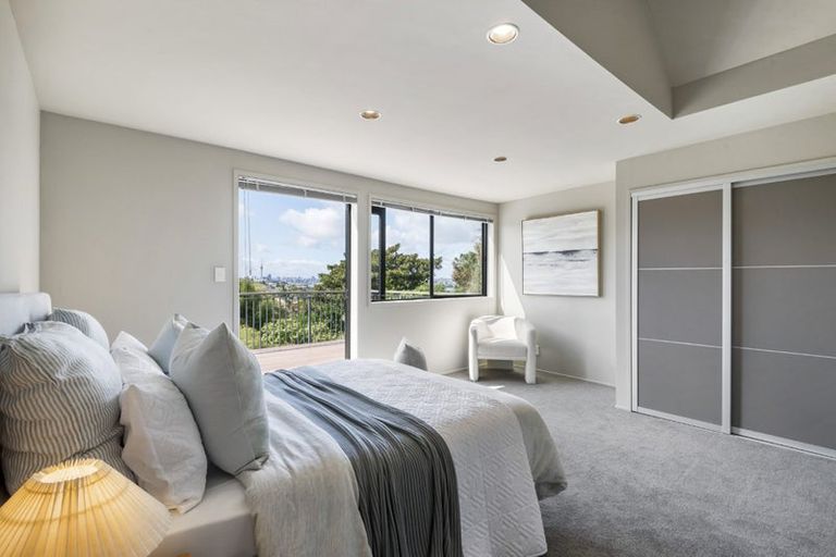 Photo of property in 1/20a Rawene Road, Birkenhead, Auckland, 0626