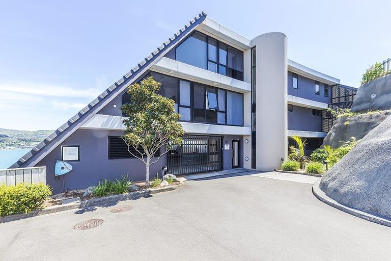 Photo of property in Shelley Bay Terraces, 9/61 Maupuia Road, Maupuia, Wellington, 6022