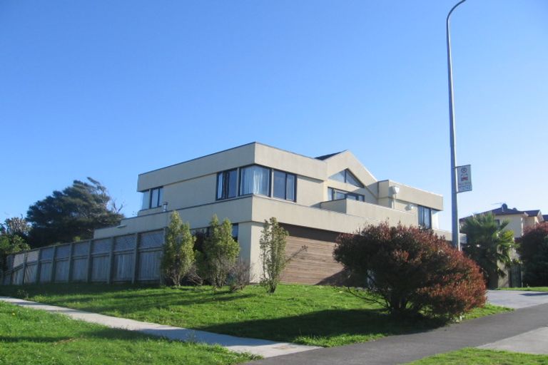 Photo of property in 48 Joseph Banks Drive, Whitby, Porirua, 5024