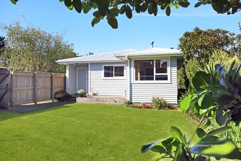 Photo of property in 9 Whakawhiti Street, Marfell, New Plymouth, 4310