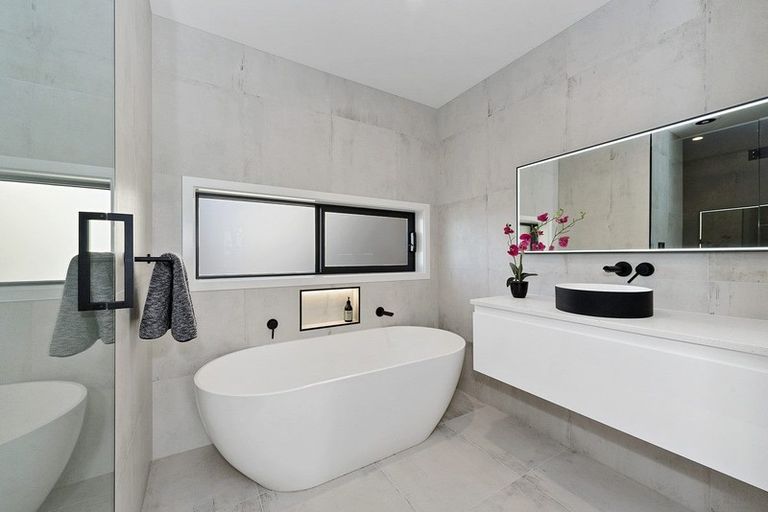 Photo of property in 9 South Oaks Close, Pukemoremore, Cambridge, 3493