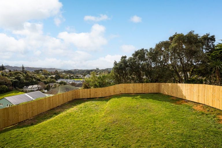 Photo of property in 23 Cumberland Grove, Cannons Creek, Porirua, 5024