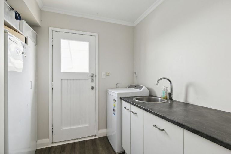 Photo of property in 73 Oxford Street, Tawa, Wellington, 5028