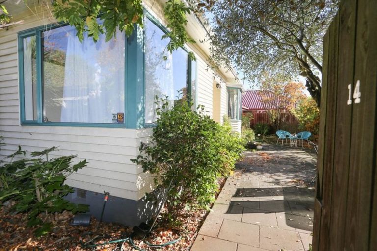 Photo of property in 14 Aorangi Road, Bryndwr, Christchurch, 8053