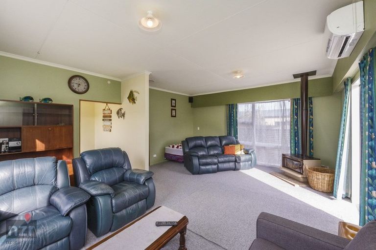 Photo of property in 20 Kuku Street, Tangimoana, 4822