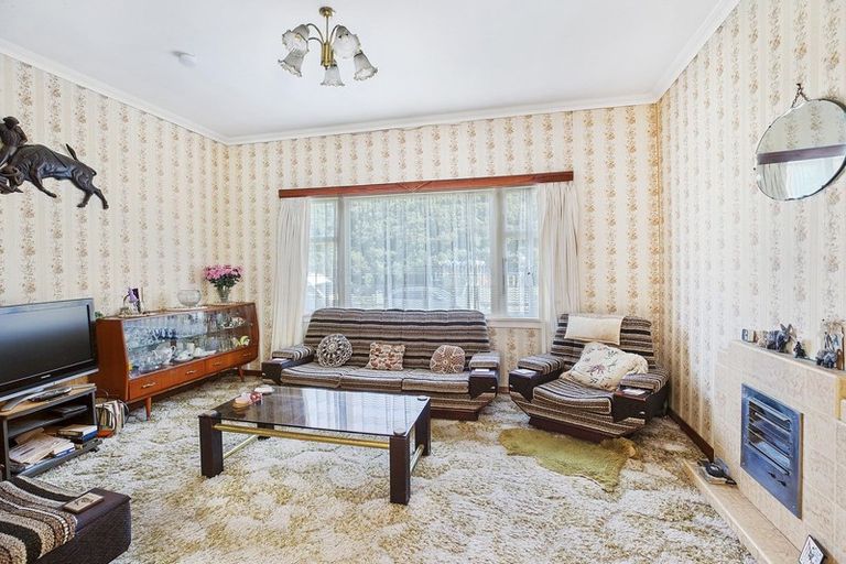 Photo of property in 181 Houghton Bay Road, Houghton Bay, Wellington, 6023