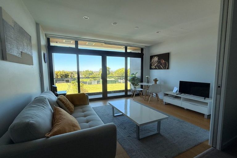 Photo of property in Frank Sargeson Apts, 105/74 Anzac Street, Takapuna, Auckland, 0622