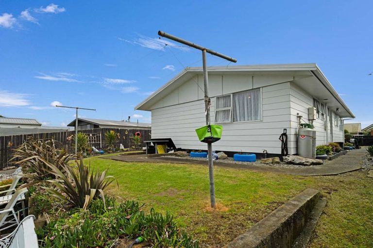 Photo of property in 31 Cross Street, Castlecliff, Whanganui, 4501