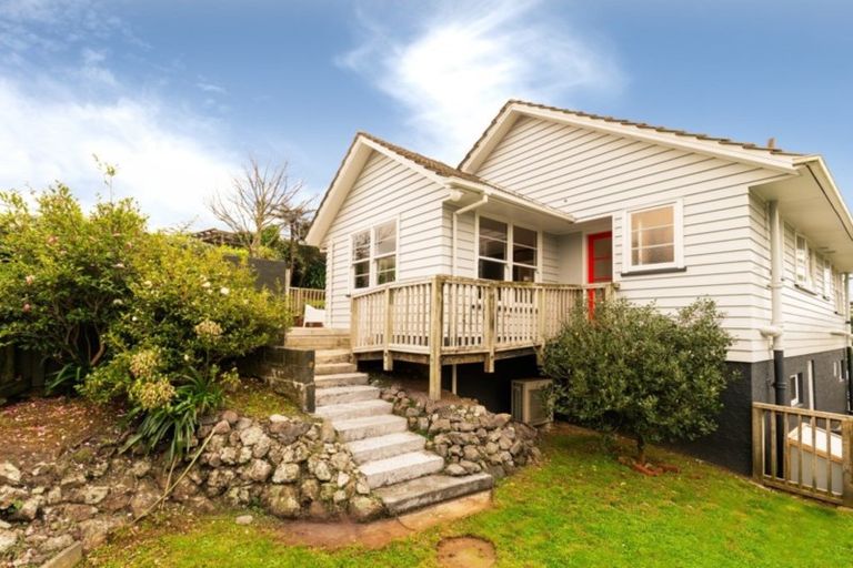 Photo of property in 41 Bassett Road, Johnsonville, Wellington, 6037