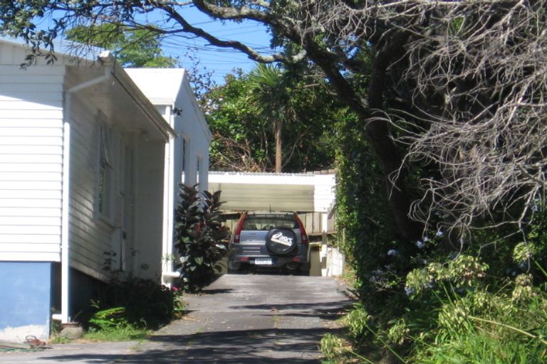 Photo of property in 3/497 Beach Road, Murrays Bay, Auckland, 0630