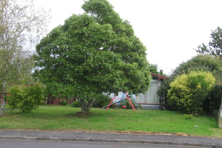 Photo of property in 25 Newland Grove, Henderson, Auckland, 0610
