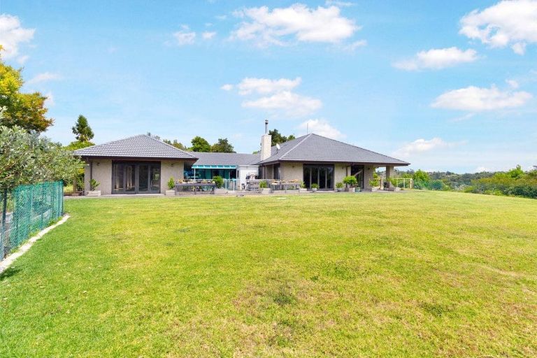 Photo of property in 493 Whitford Road, Whitford, 2571