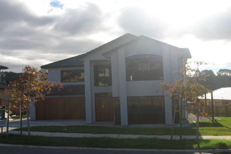 Photo of property in 25 Sapperton Drive, Henderson, Auckland, 0612