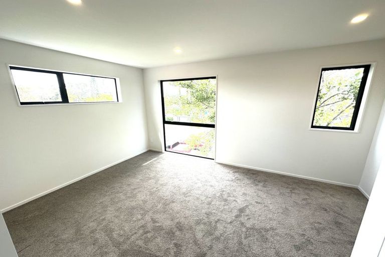 Photo of property in 4a/148 Lincoln Road, Henderson, Auckland, 0610