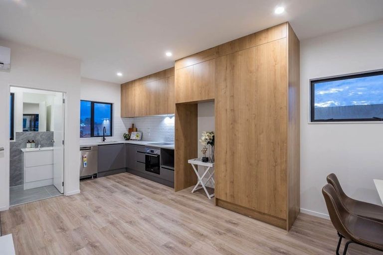 Photo of property in 10 Kari Lane, Kumeu, 0810