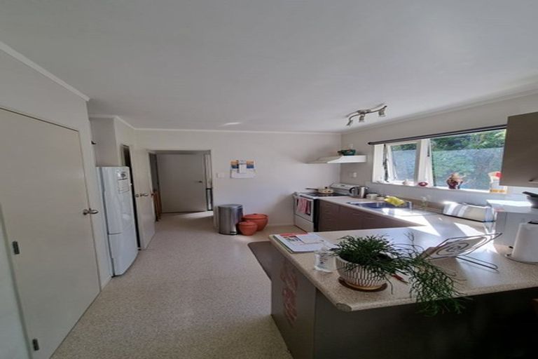 Photo of property in 5a Tawa Terrace, Tawa, Wellington, 5028