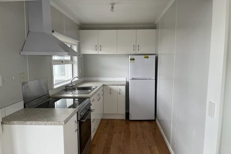 Photo of property in 118 Lyall Parade, Lyall Bay, Wellington, 6022