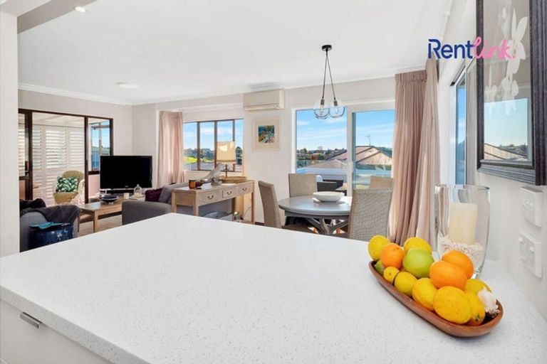 Photo of property in 20 Seaview Road, Otumoetai, Tauranga, 3110