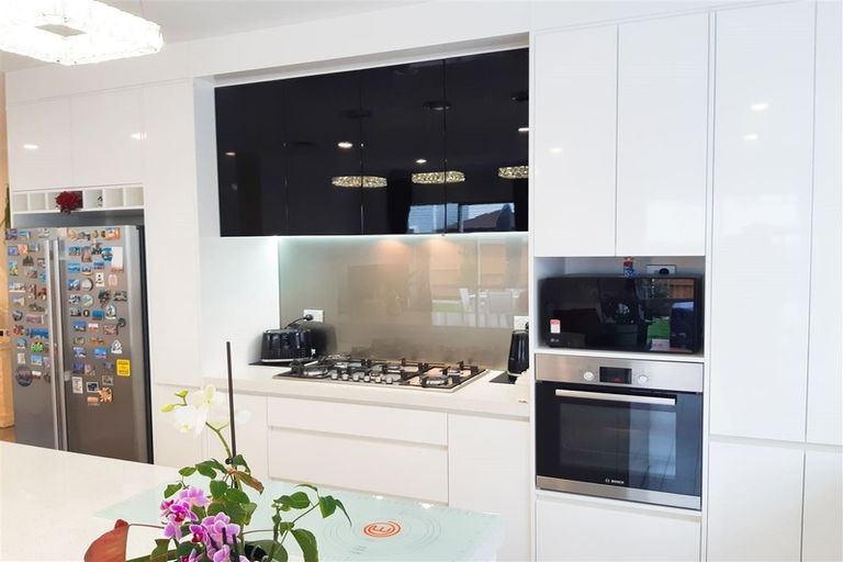 Photo of property in 20 Drumbuoy Drive, Flat Bush, Auckland, 2019