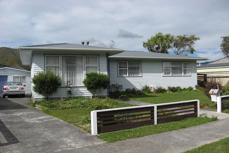 Photo of property in 8 Hamstead Street, Wainuiomata, Lower Hutt, 5014