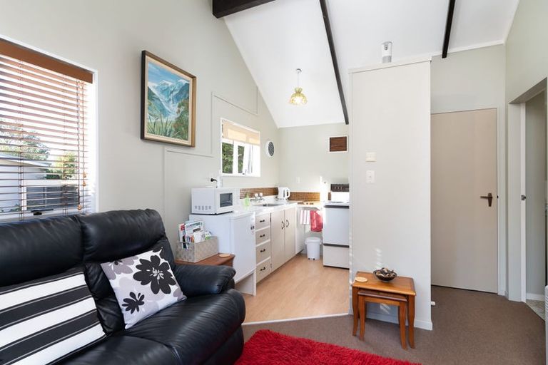 Photo of property in 20 Jellicoe Street, Greytown, 5712