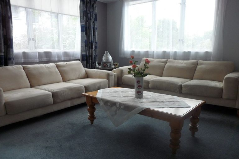 Photo of property in 8 Athena Drive, Totara Vale, Auckland, 0629